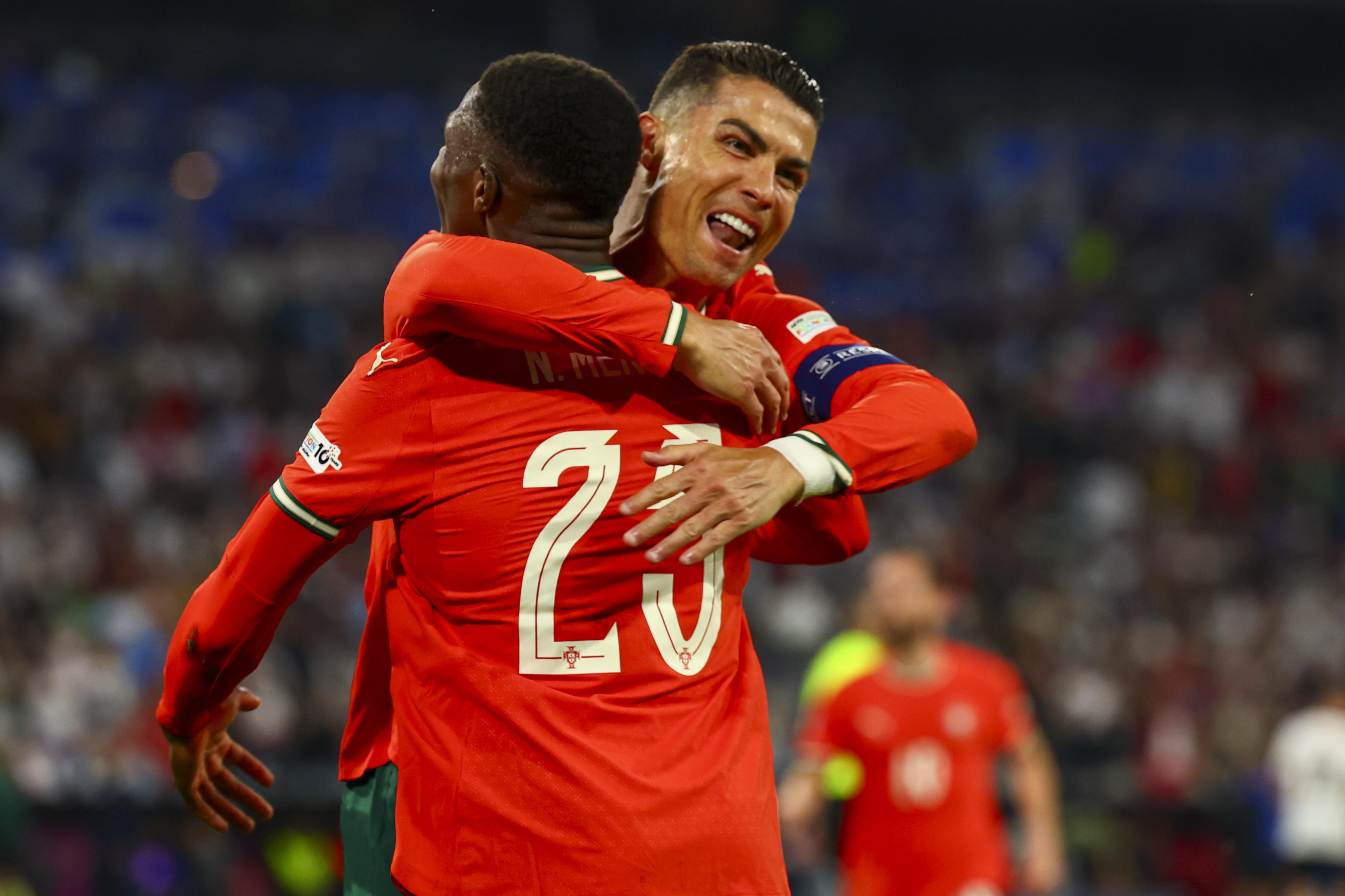 澳客官网登录网址-球队间的激烈对决在欧国联比赛上演