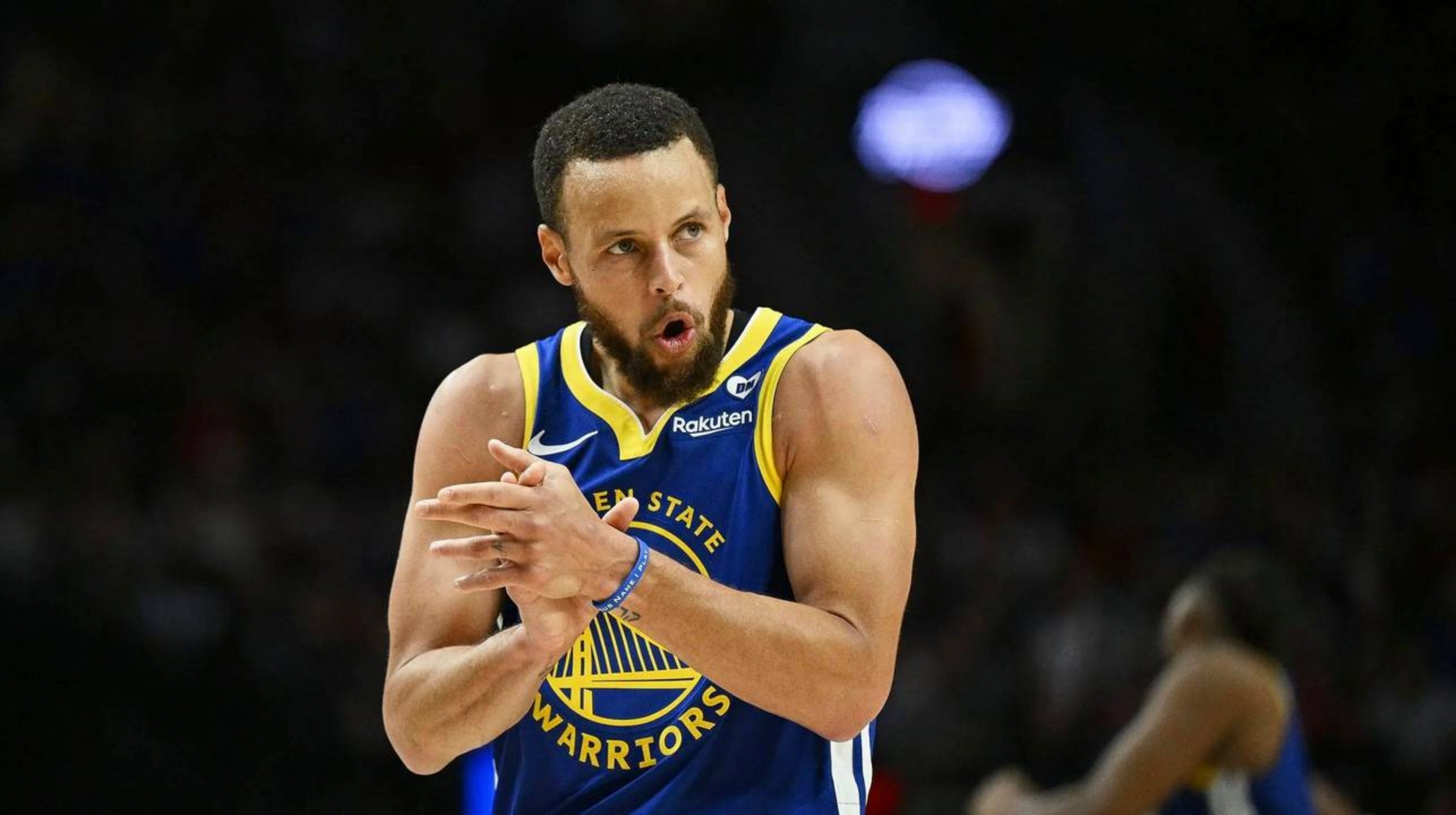 澳客网页版登录入口-包含勇士客场告捷马刺,库里独揽全场得分的词条